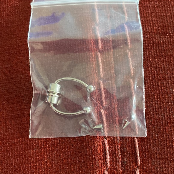 🆕Magnetic Nose Septum Ring (Silver) with 2 sets of ends (ball and spike) - Picture 5 of 5